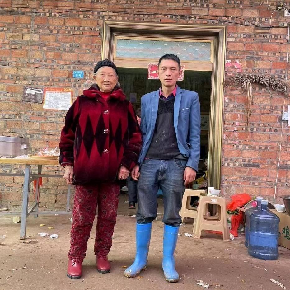 宜宾小哥