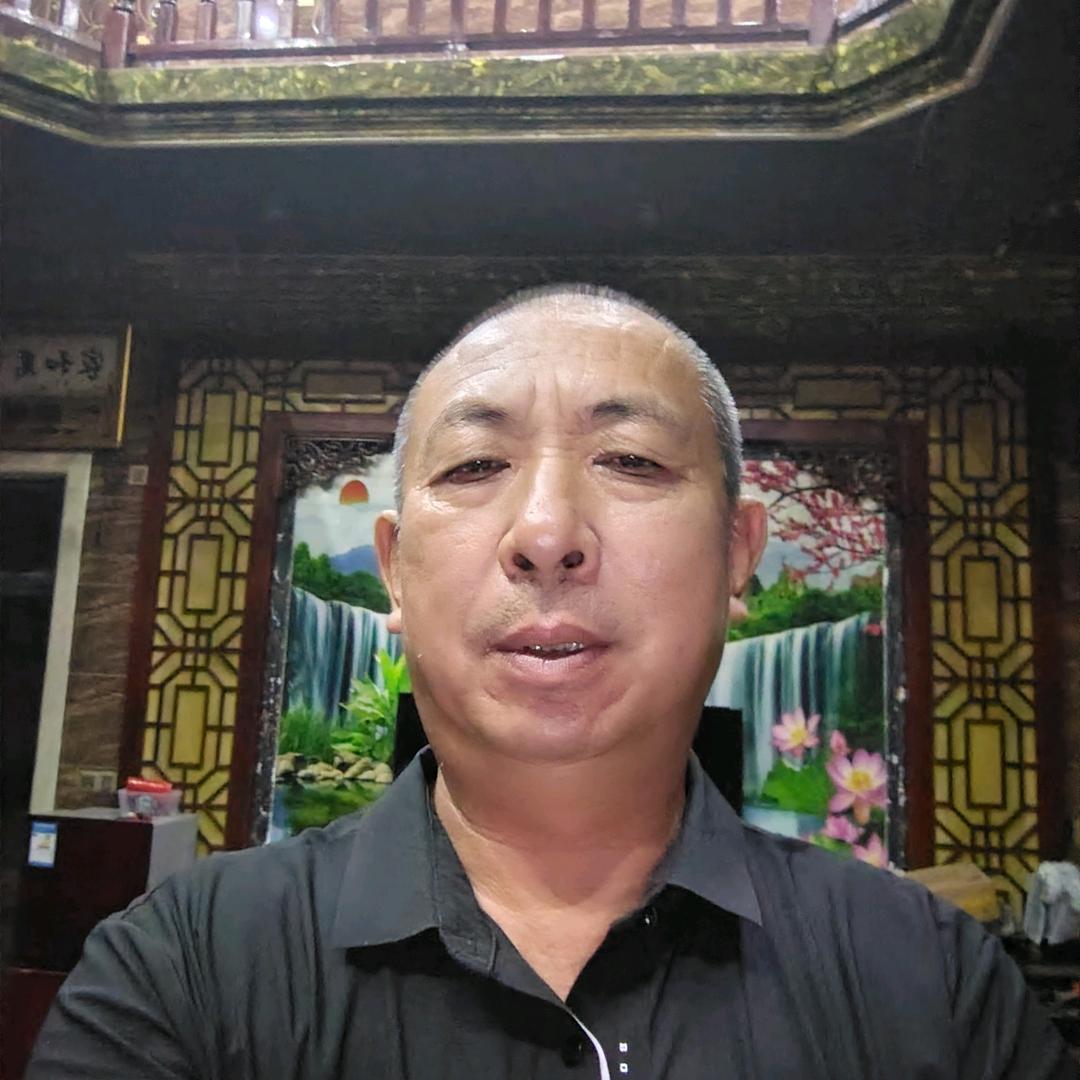 隔壁老王。