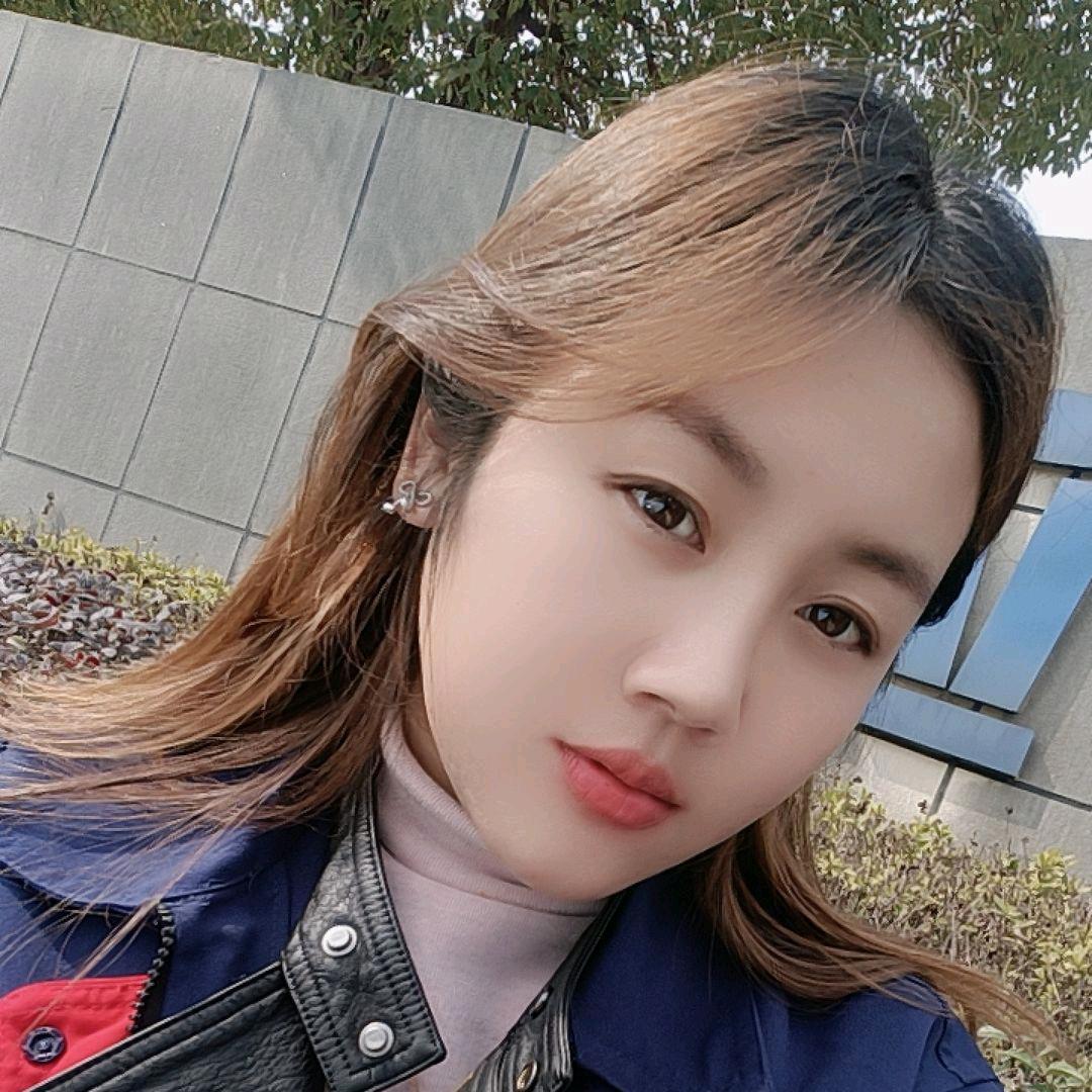 陈依