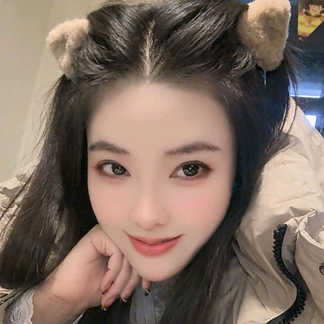 梨涡浅笑笑春风