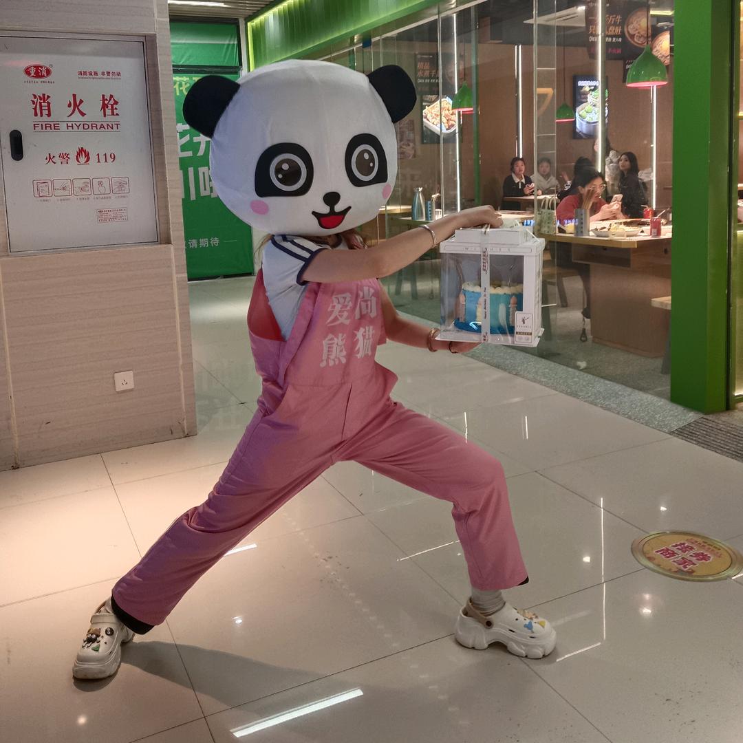 熊描蛋糕舞蹈