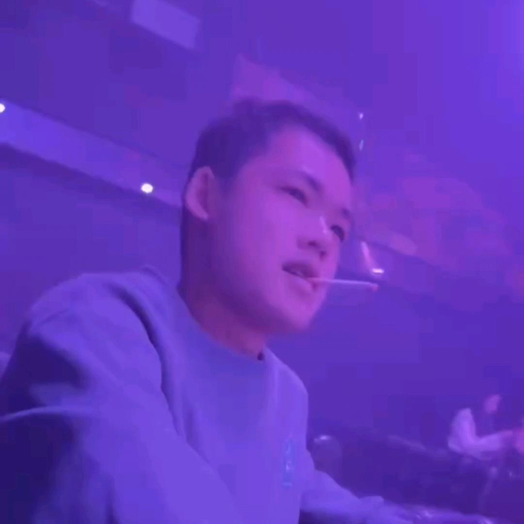 黑鬼晒太