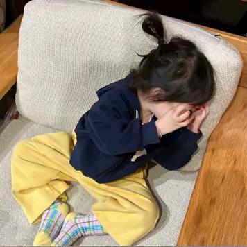 小妮^