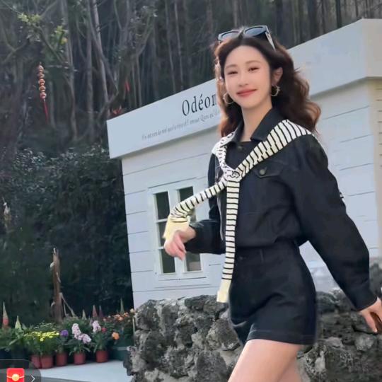 153小个子依依直播精选定制