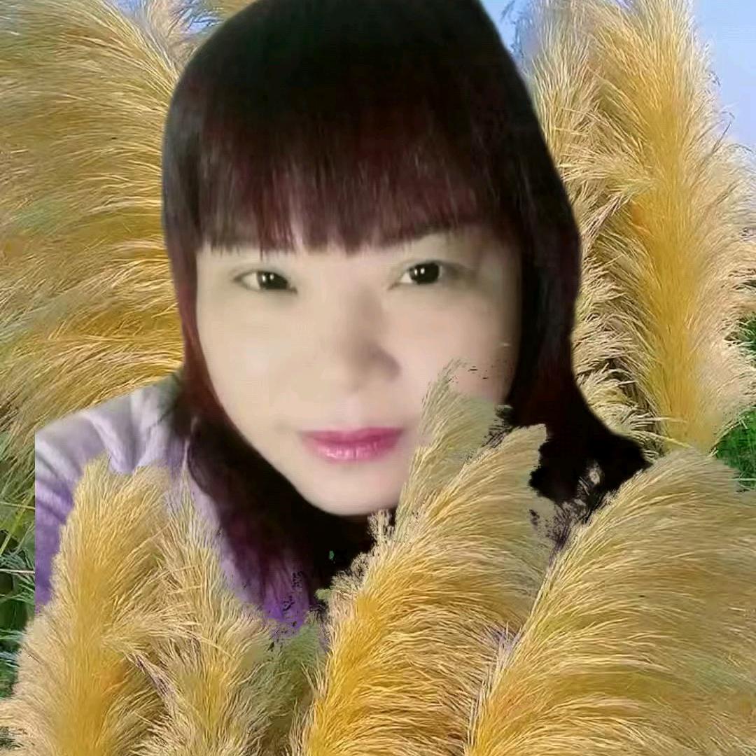 笑着退场