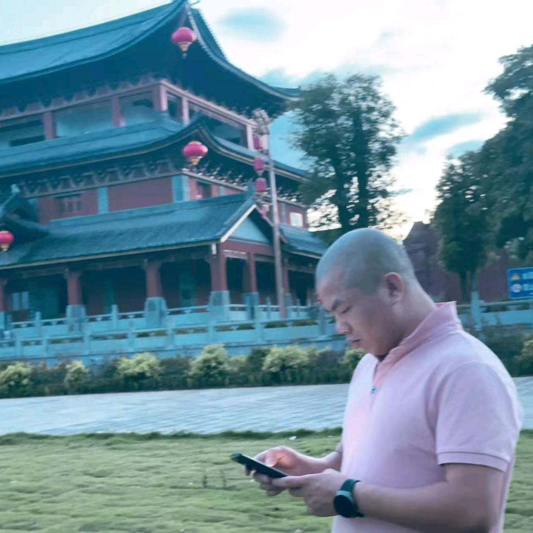 华知恩服饰888，厚德载物