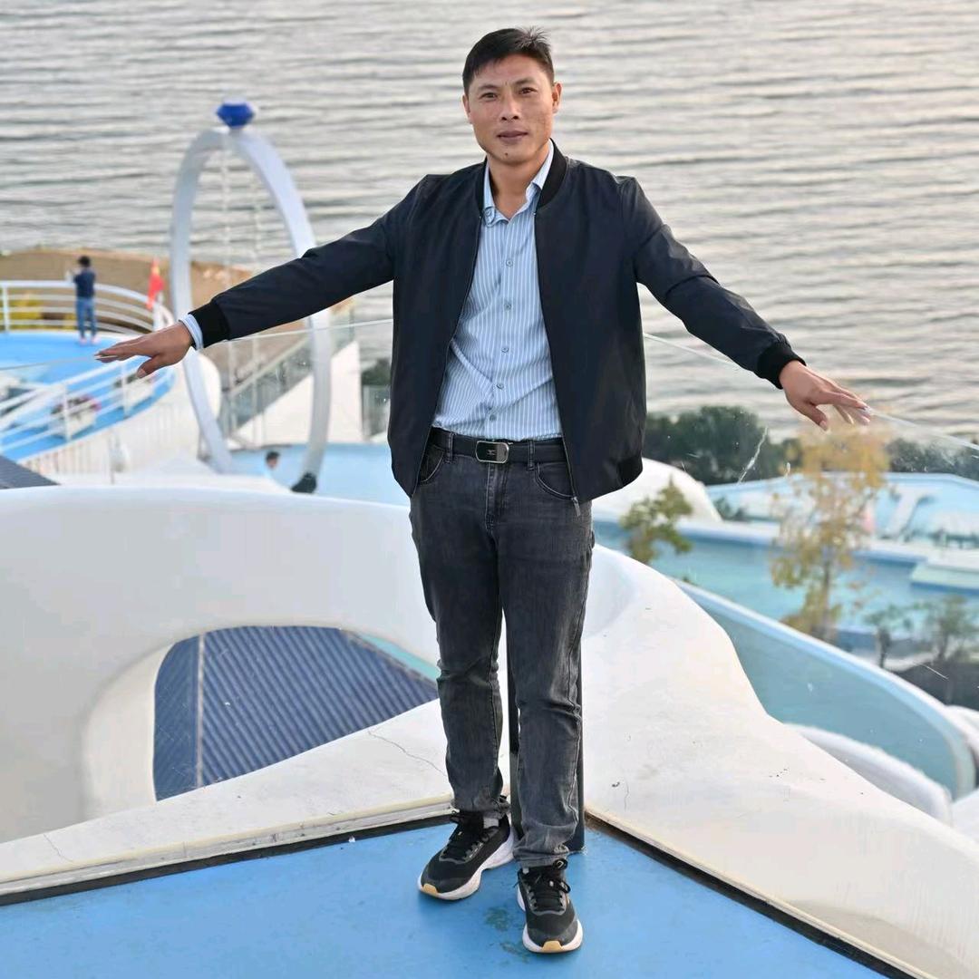 建材小伟哥