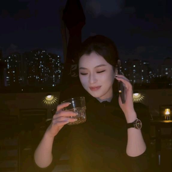 岚爷.