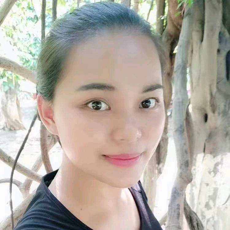 七月  罗姐姐
