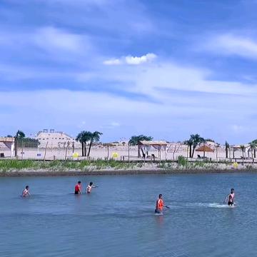 月牙湖越野基地.水上乐园