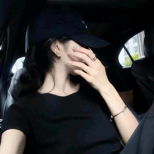 玫瑰藏悲喜