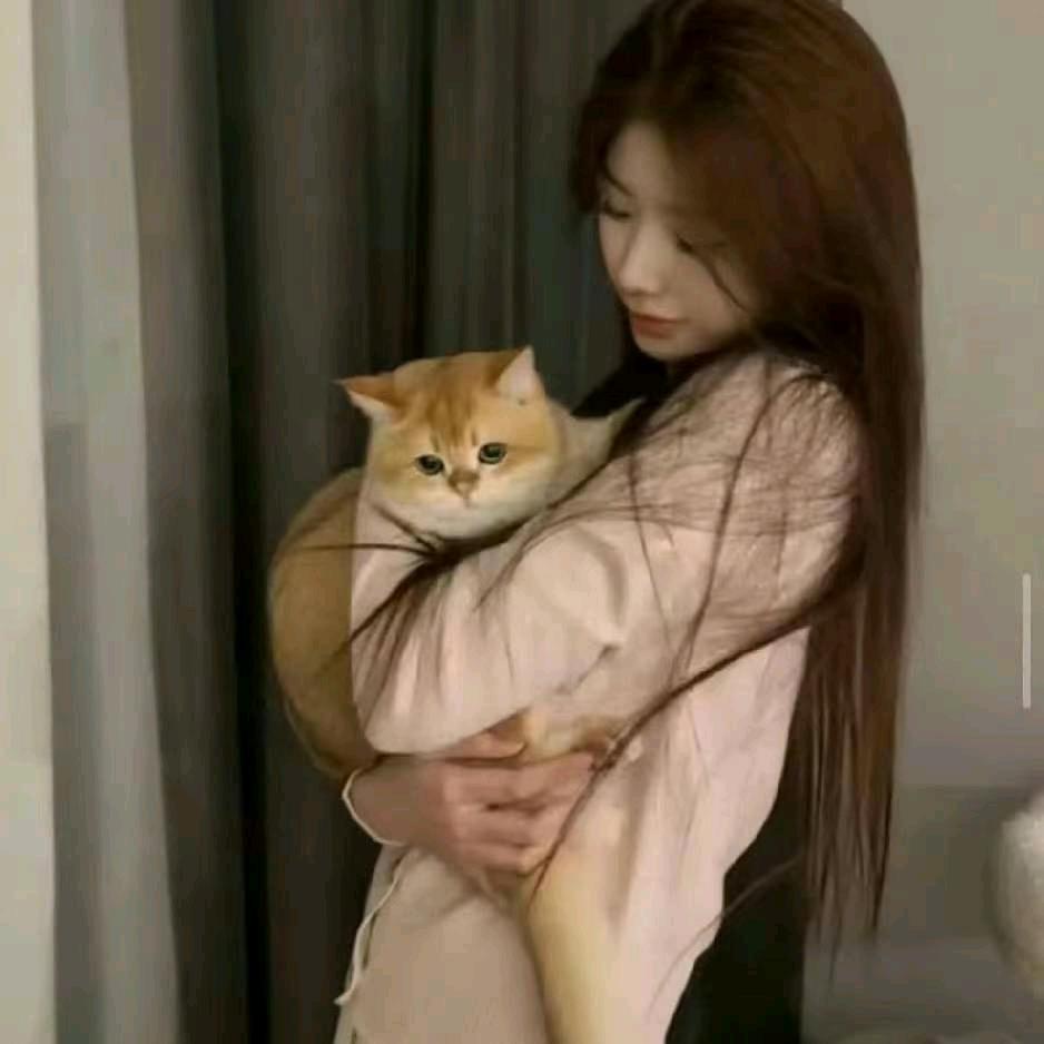 悠悠^.