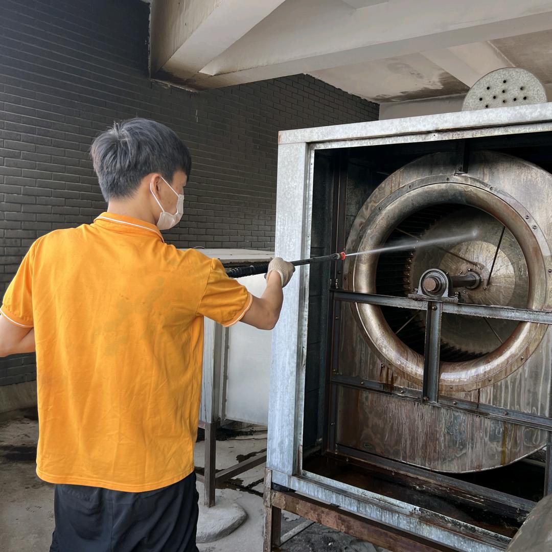 商业油烟机清洗-阿军