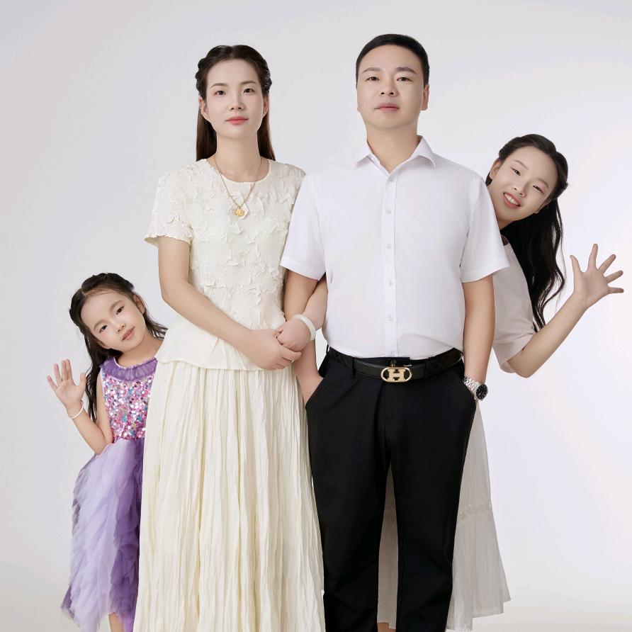 至善至美👨‍👩‍👧‍👧