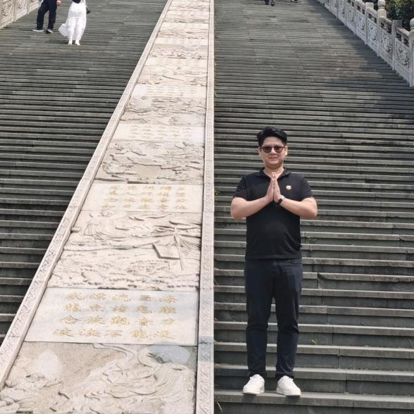 那个谁、我是你郭哥