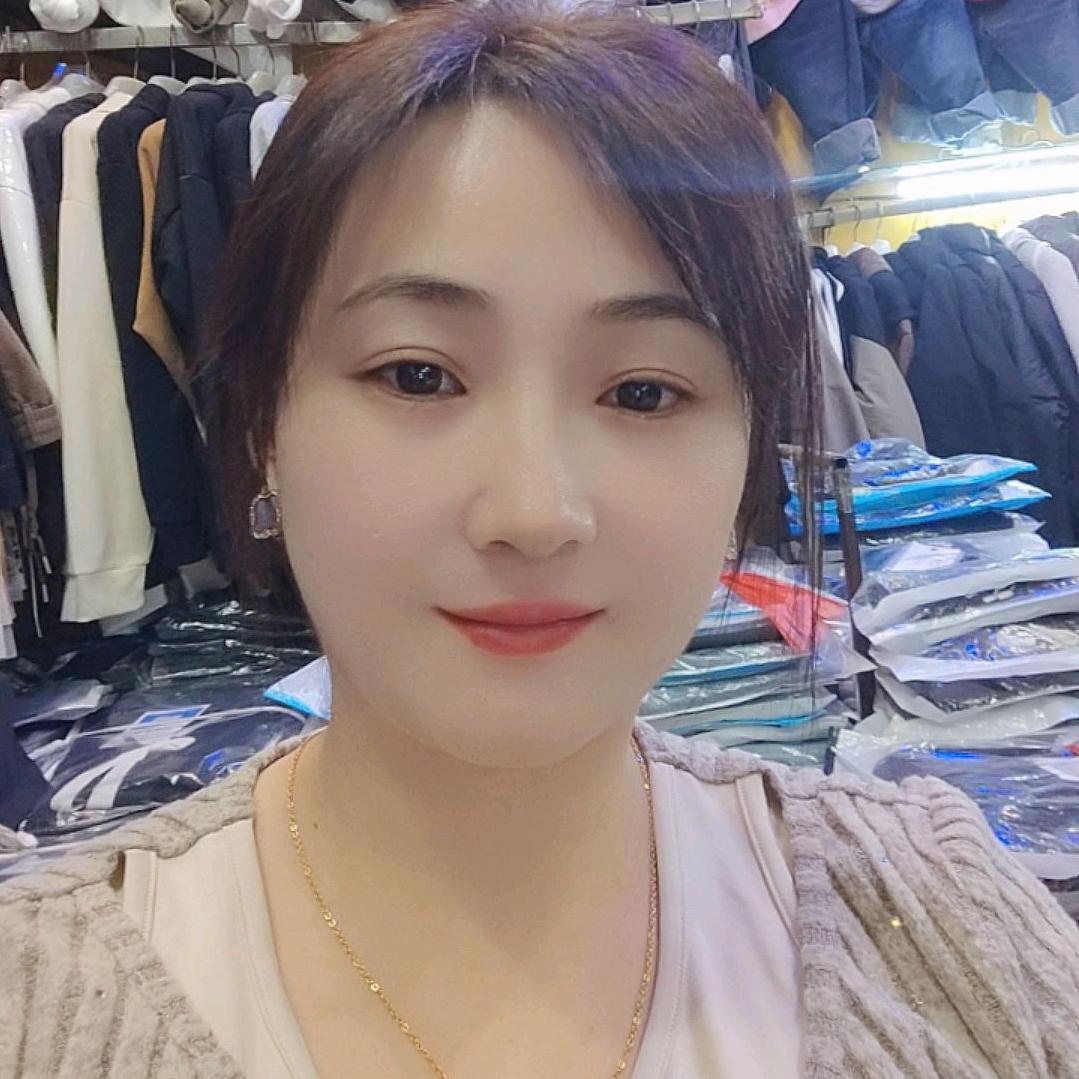 《黑豹》男装实体店，葵潭新兴街