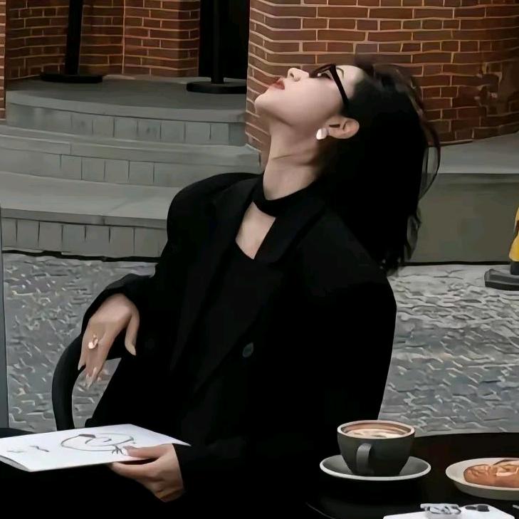 亿善腾公司设计师如意LYN