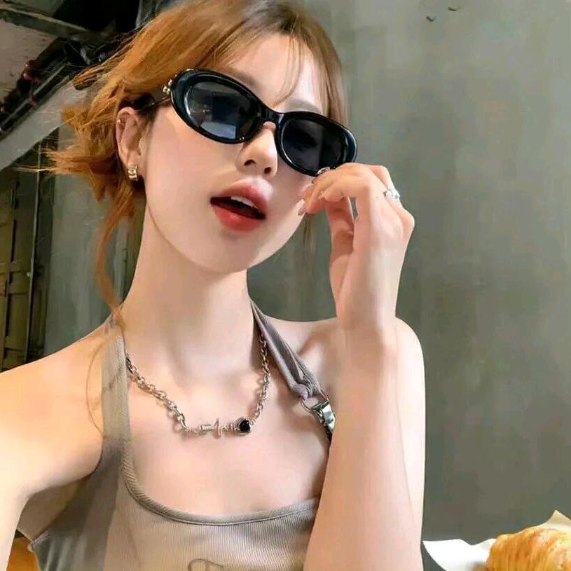 吃亿口蛋黄酥