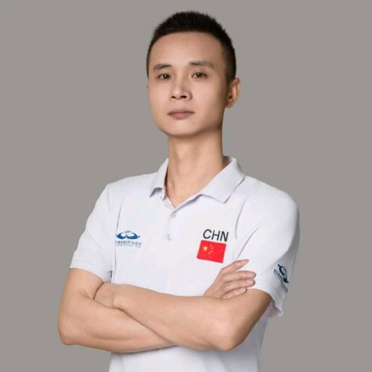 深圳学游泳-----赵教练