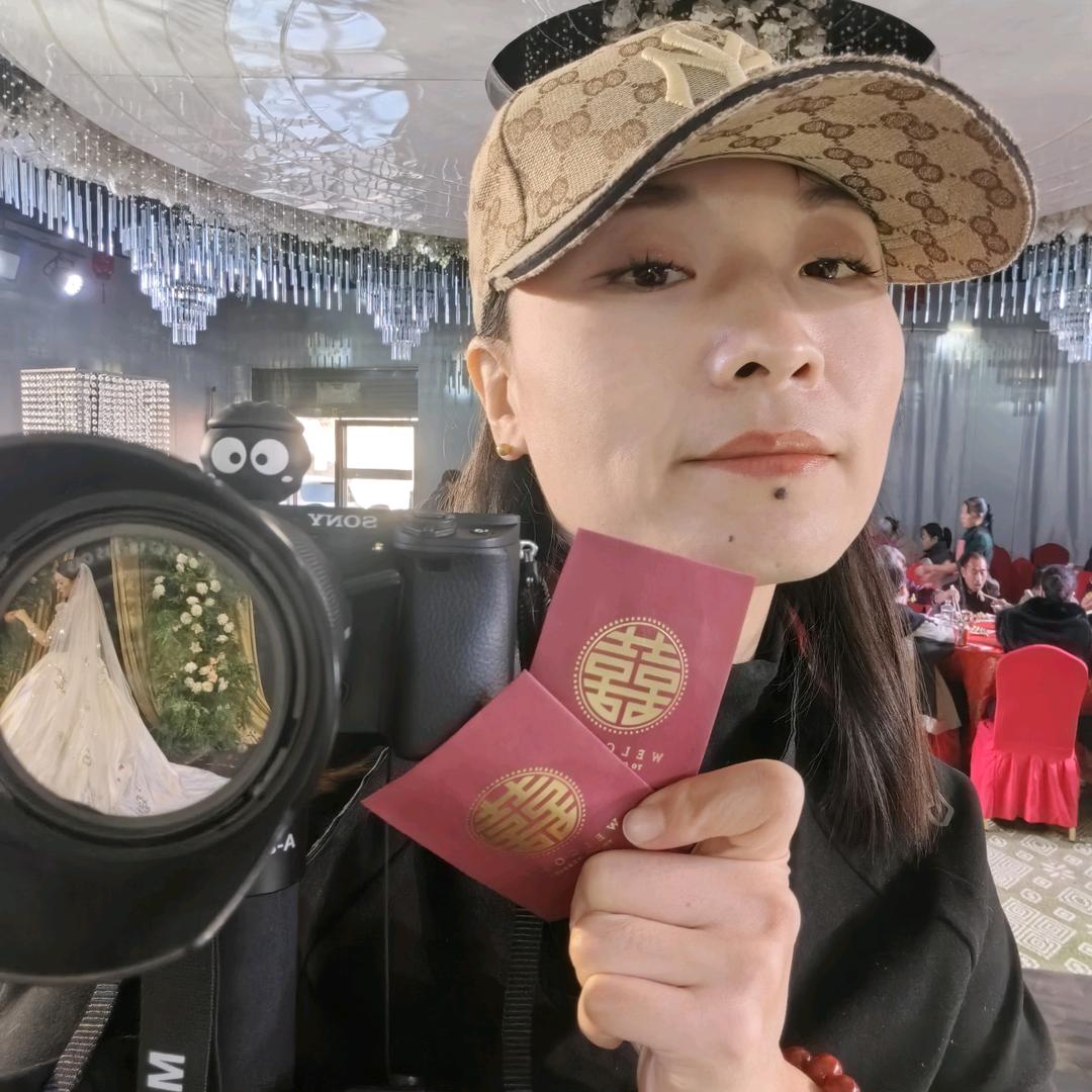 ᰔᩚ 不懂摄像的小慧慧 Hнùì ᰔᩚ