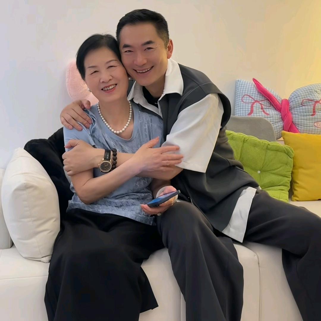 演员朱泳腾_直播返场