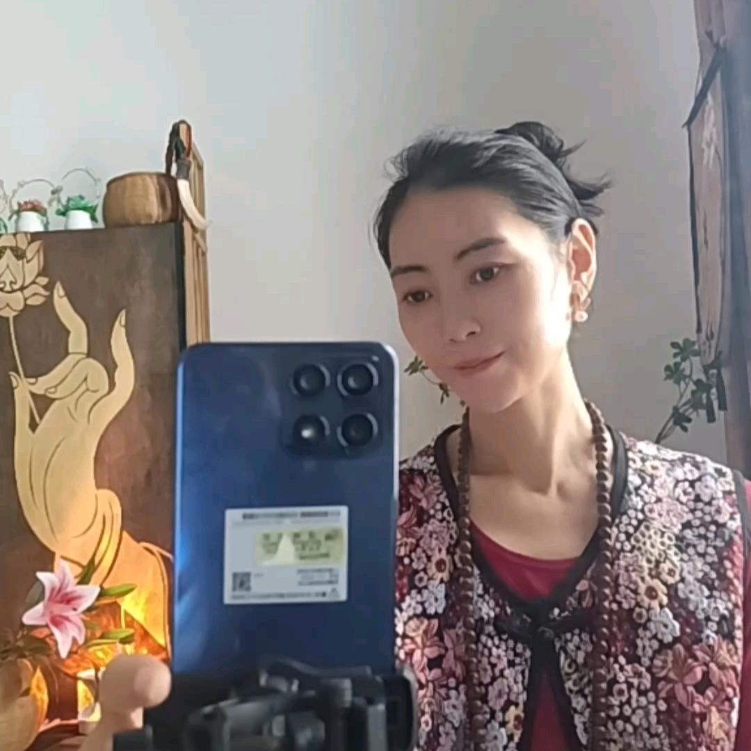 彩蚭🎤🌻（晚6：20分首播）