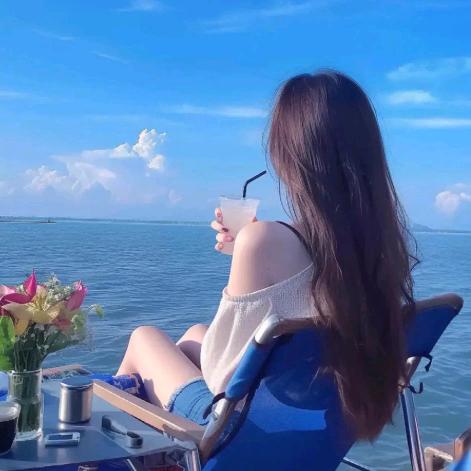 芳儿好瘦