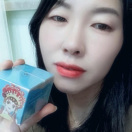 一薪二亿（陆良温士美护肤）