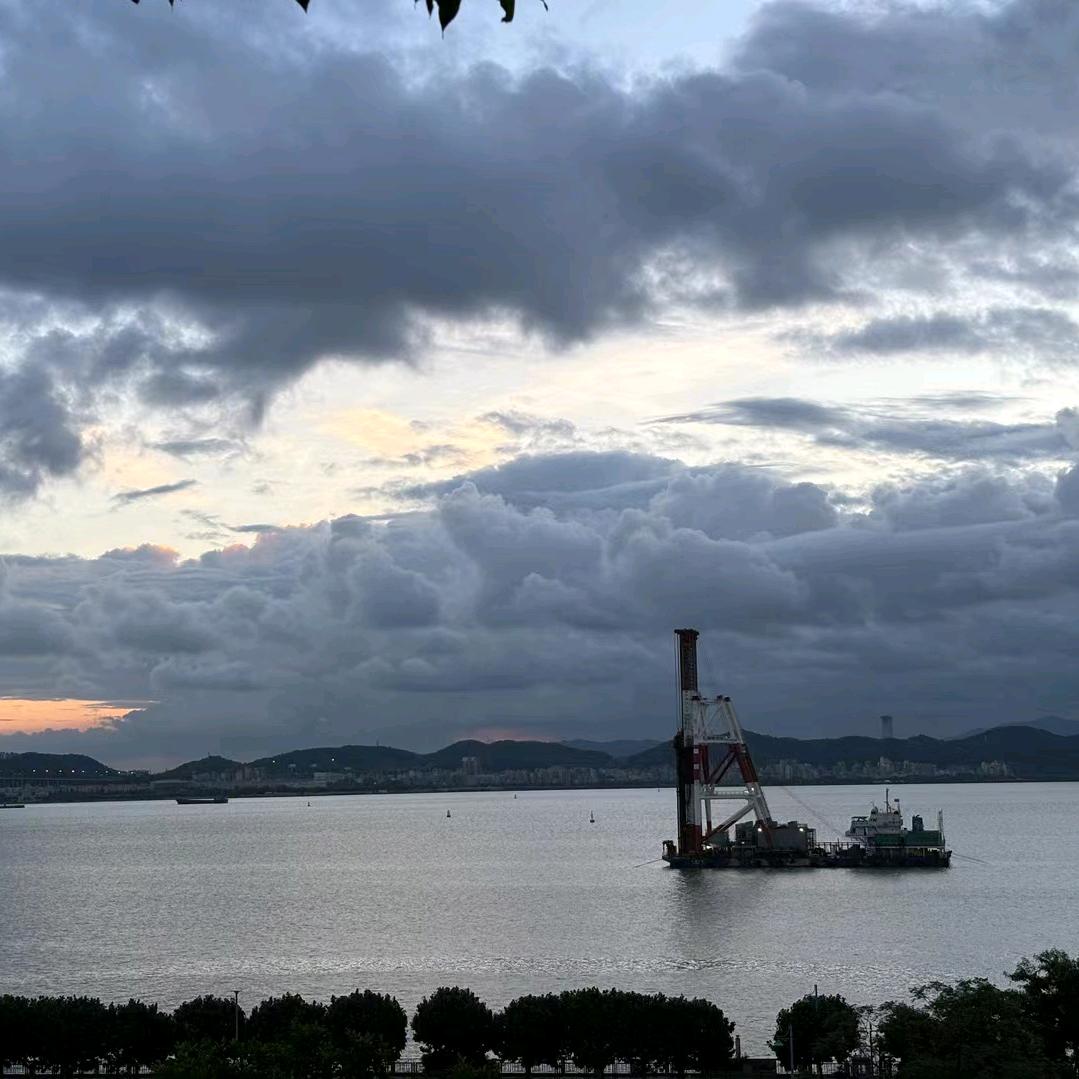 爱玩游戏的肖肖