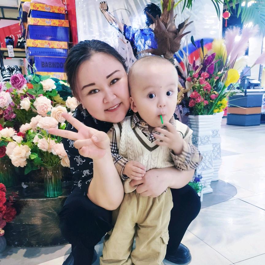 小可爱妈妈（带娃日常生活用品）