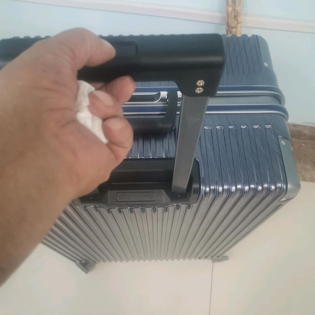 老贾专业箱包维修