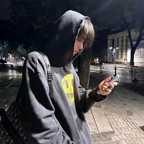 溪边凝思