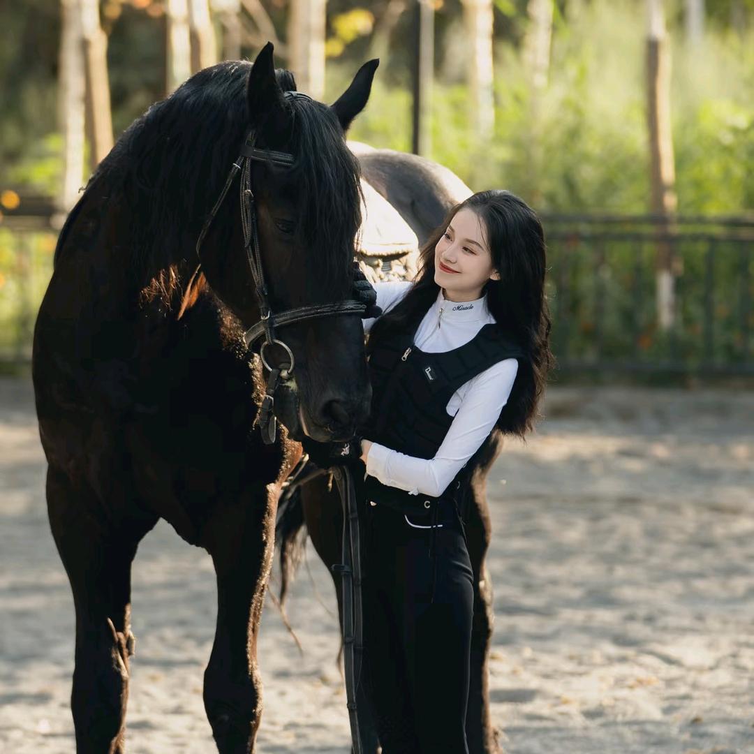 日照骏骐马术Ding老师