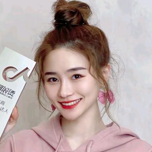 邱莹莹穿搭推荐