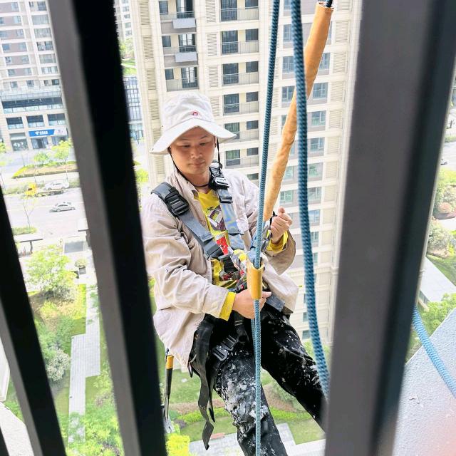 专业高空蜘蛛人文哥
