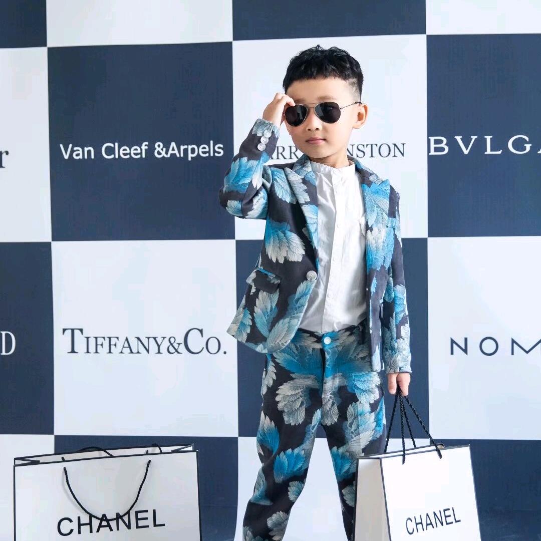 义亳（bó）云天