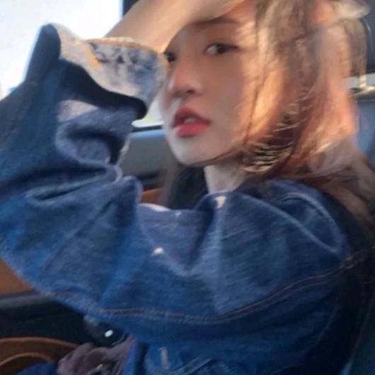 美人美依