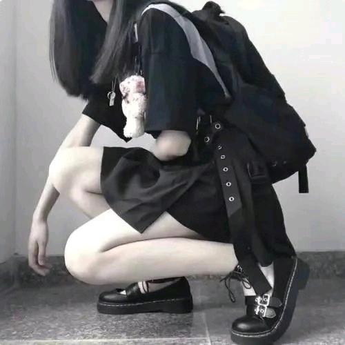 只饮烈酒不谈过往