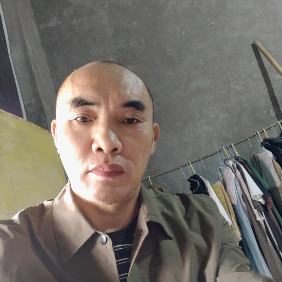 东张西望