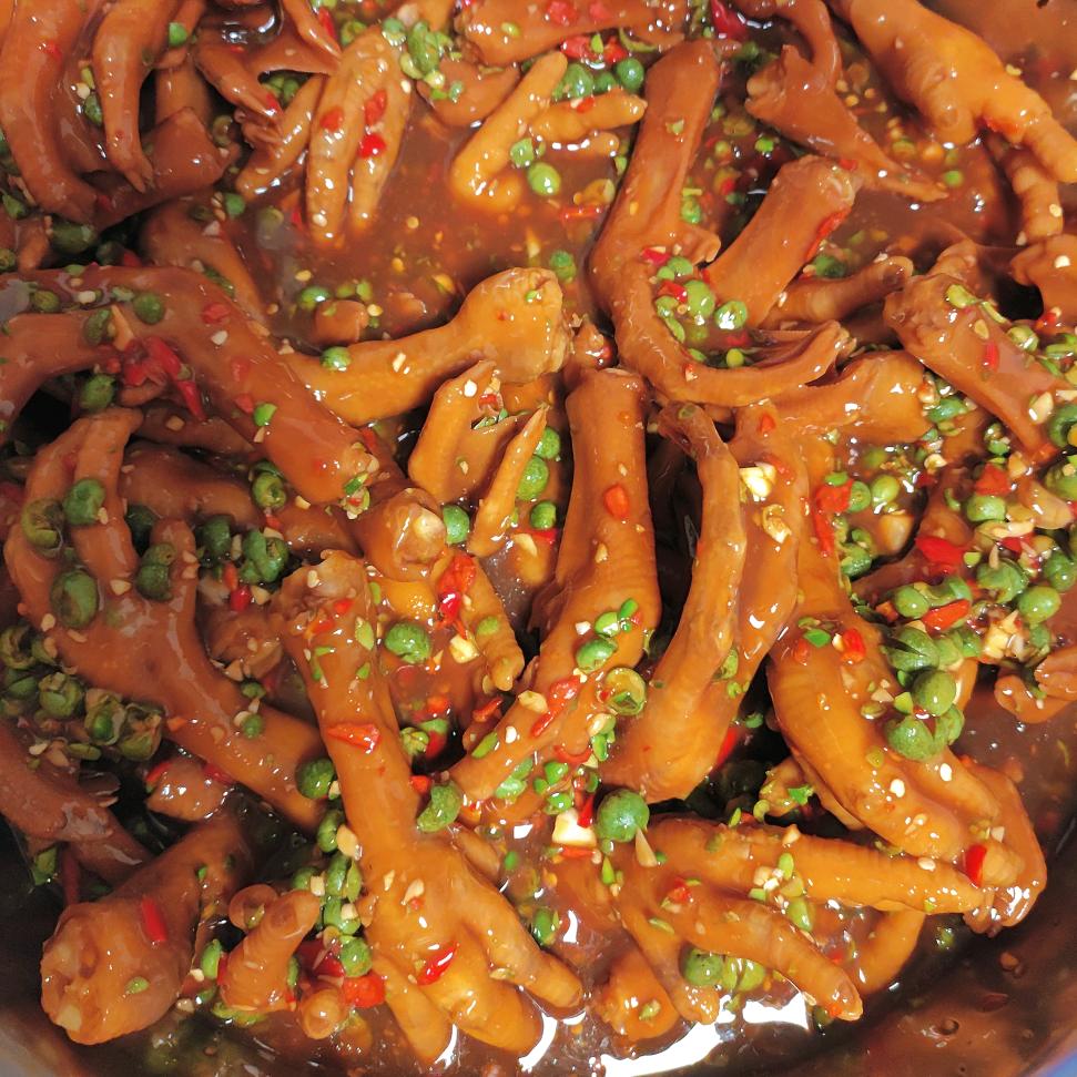山黄皮、傣味鸡鸭爪主理人