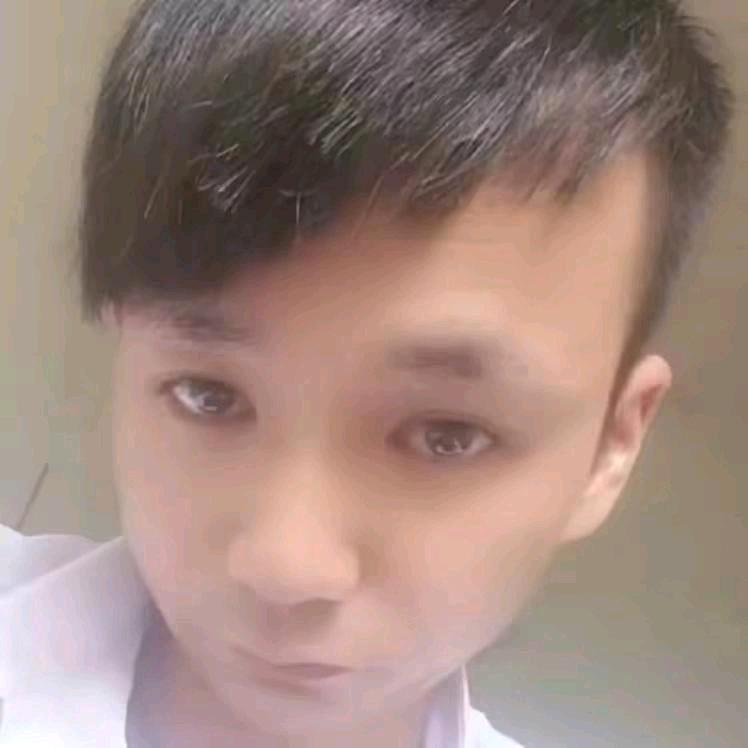 一个九零后的小哥在农村长大想回家了