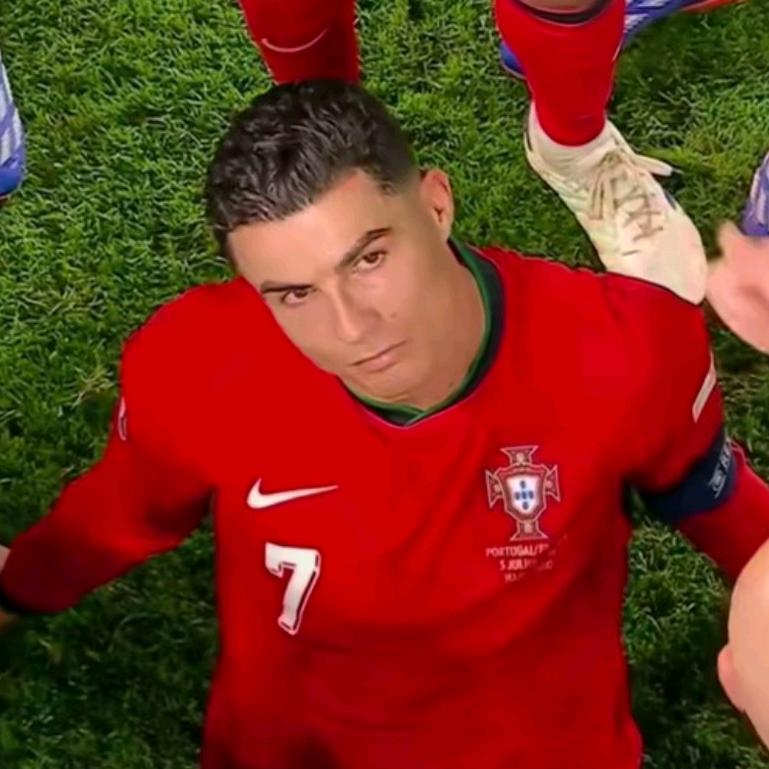 CR7Uzi