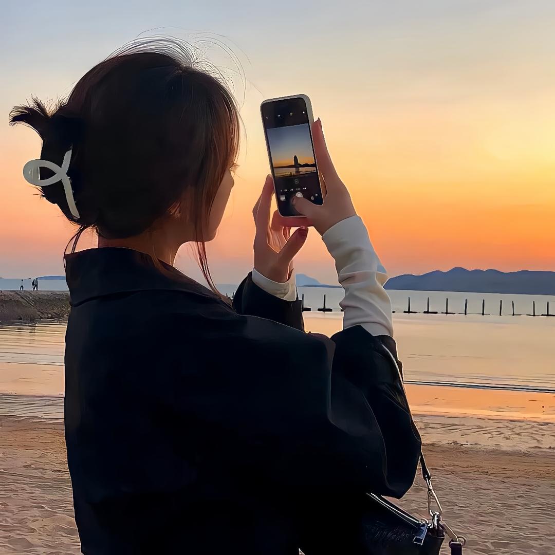 小英爆吖（📱）