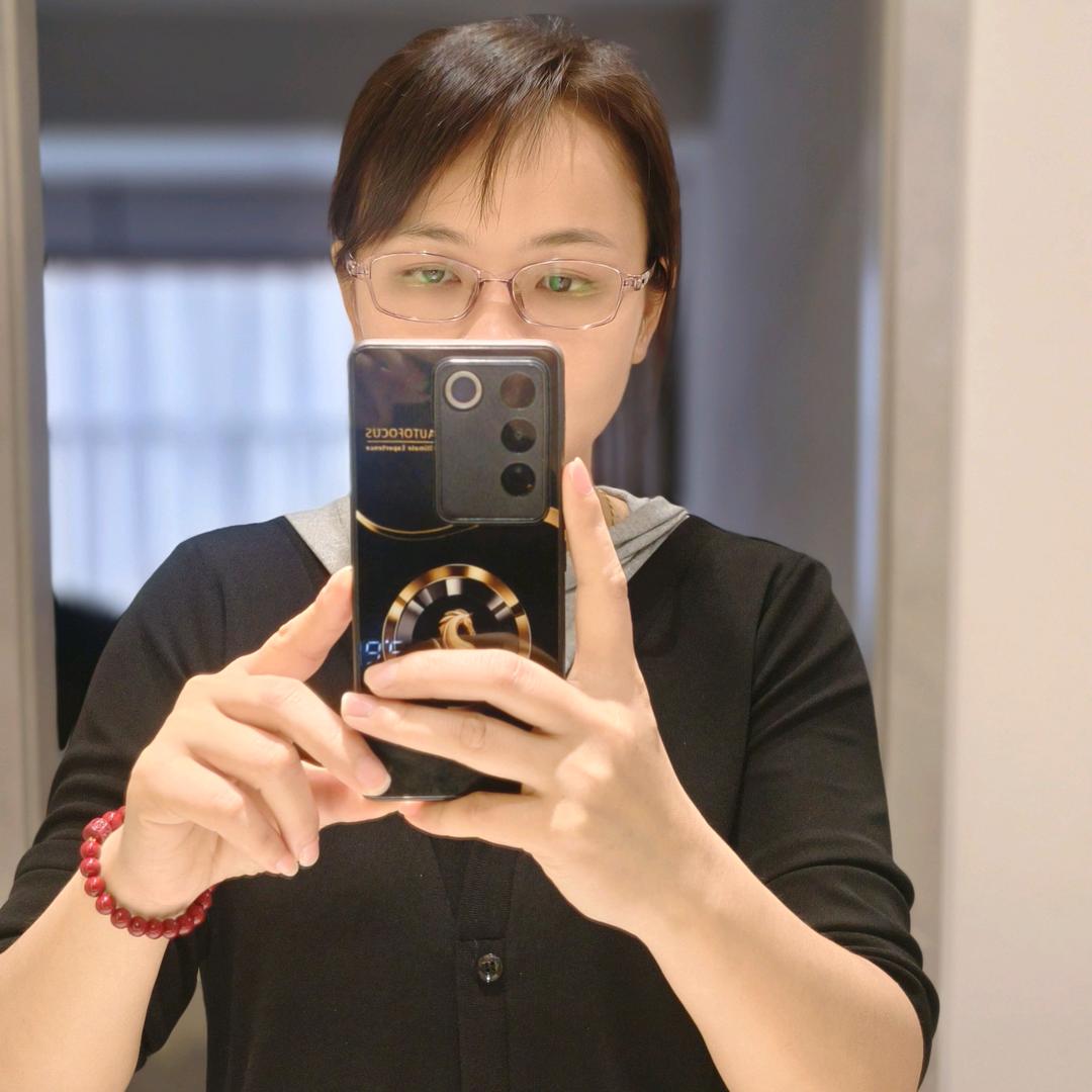 @初夏＆微凉＾O＾