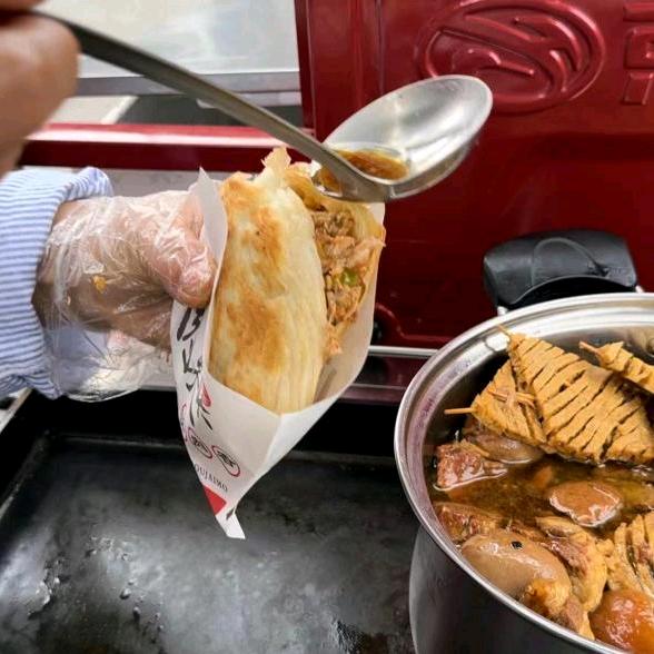 牛牛肉夹馍