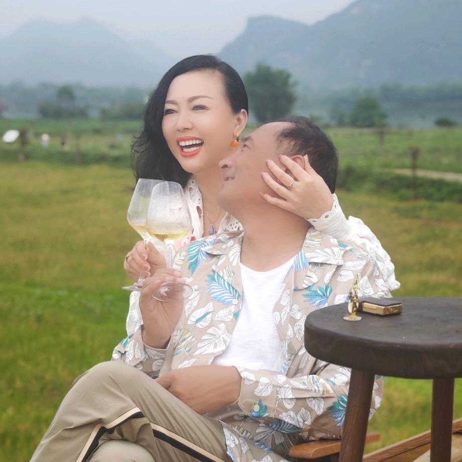 谢雷夫妇的开心生活（海口美兰商贸）