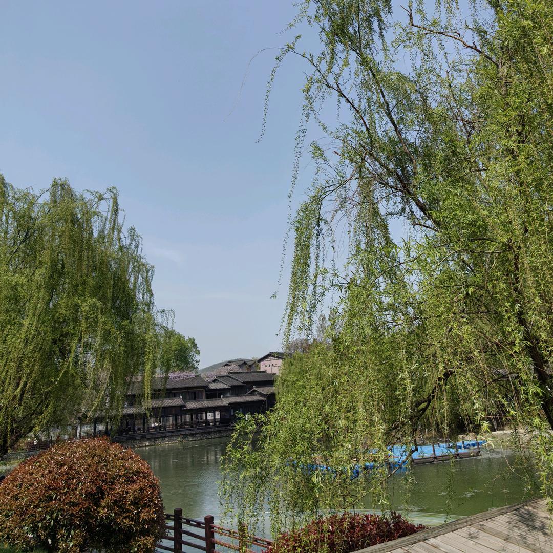 花山脚下的农夫