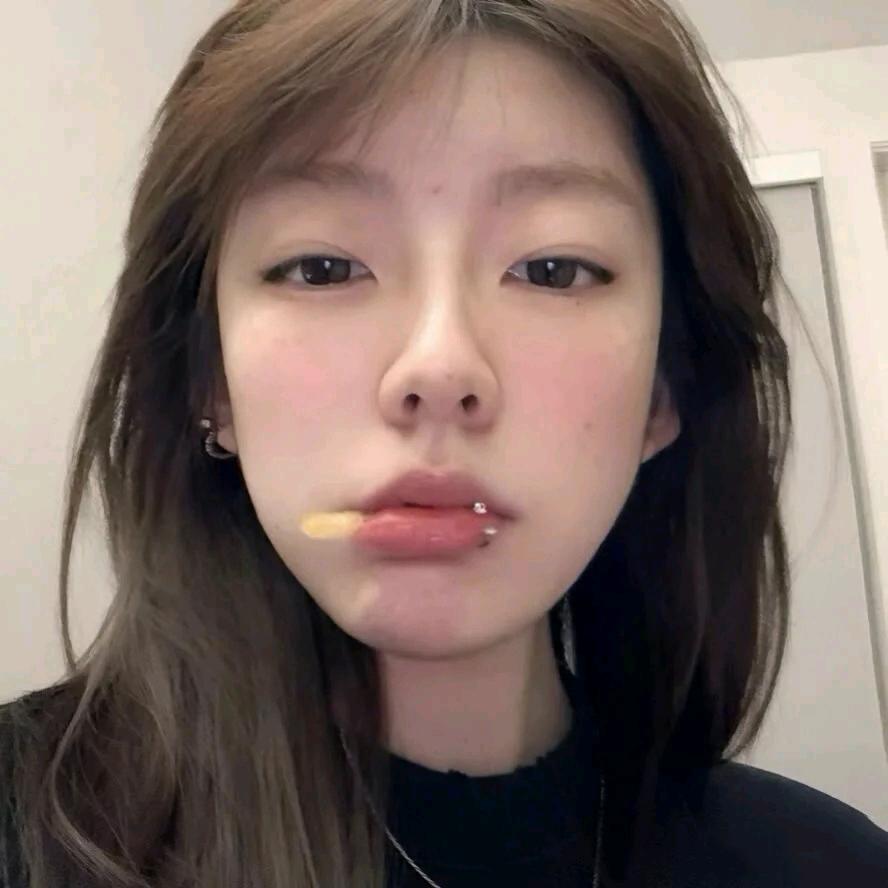 Yalo./•᷅•᷄\୭