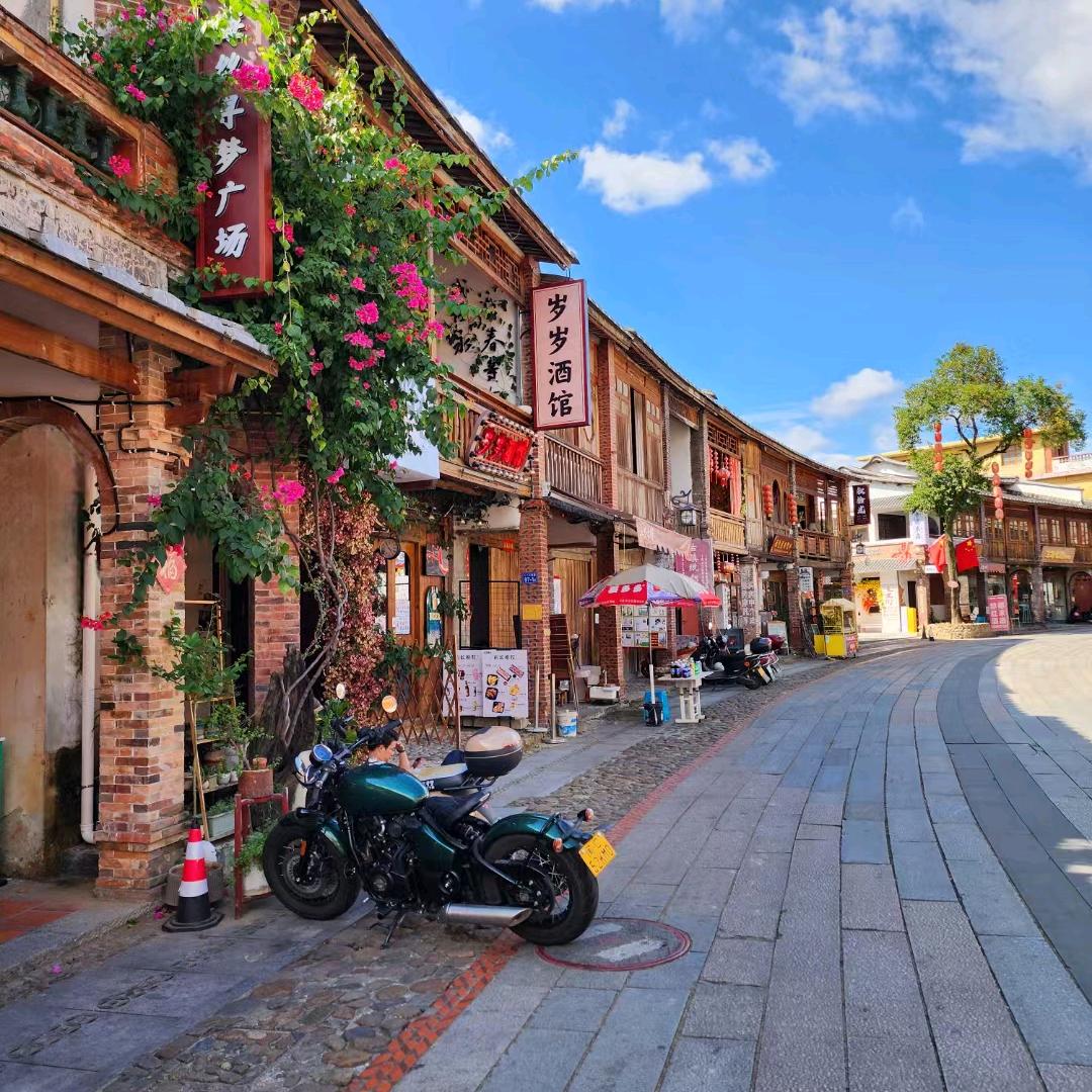 到处吃吃喝