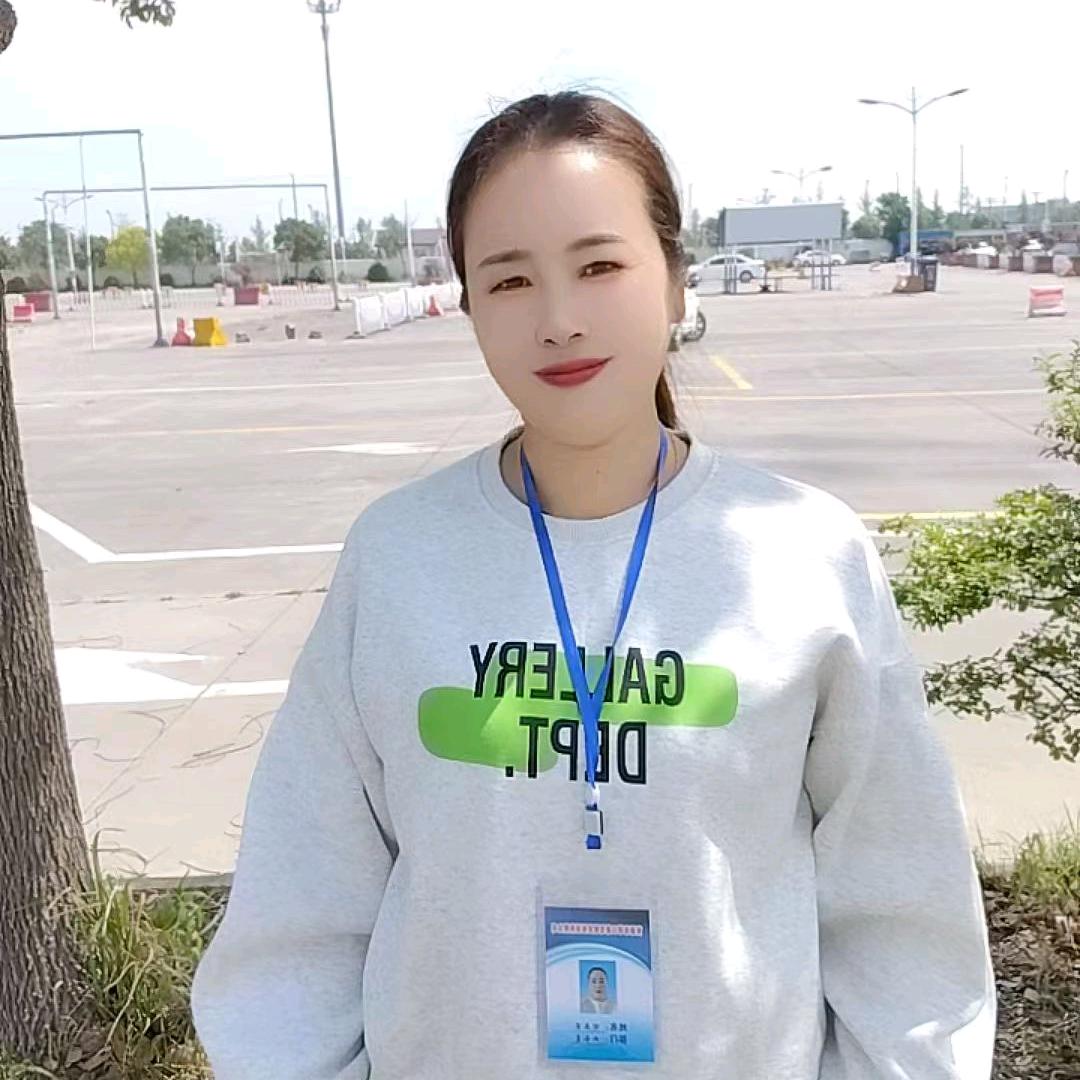 驾校美美教练